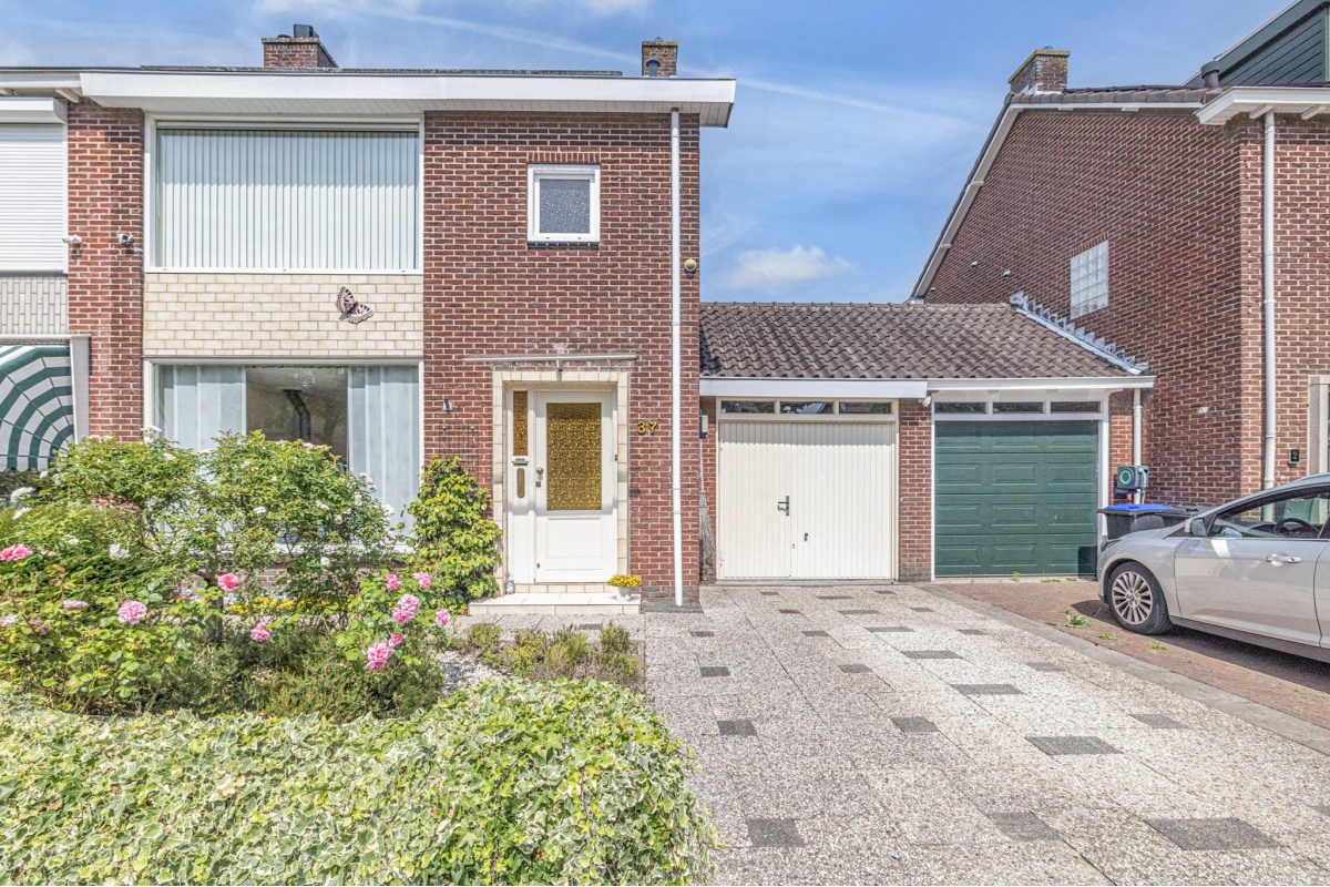 Hoeksekade 37 , BERGSCHENHOEK