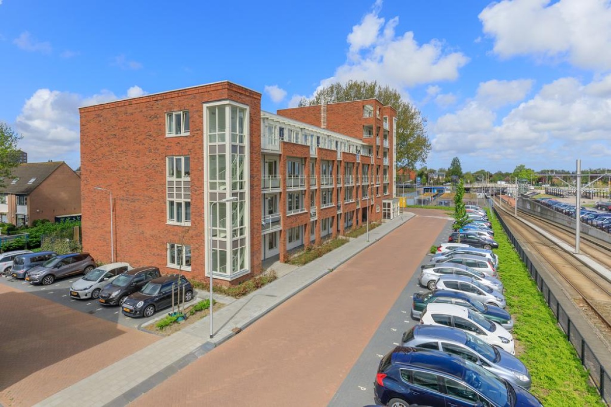 Stationsplein 32 , PIJNACKER 1